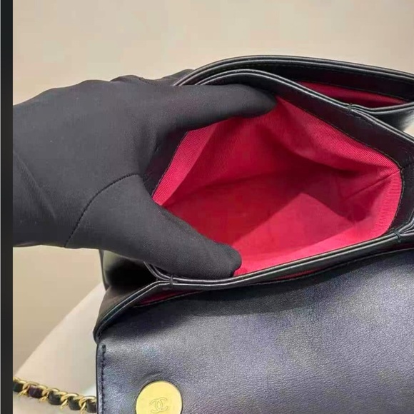 Chanel CC Quilted Lambskin Triple Pearl Chain Flap satchel medium size - Picture 8 of 12